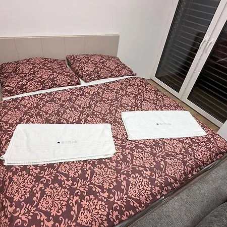 1 With Garden, Nálepková *