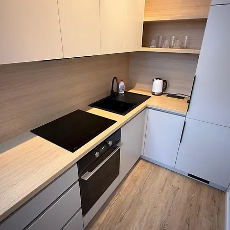 1 With Garden, Nálepková