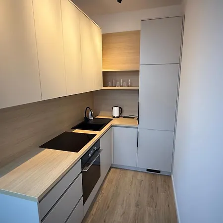 1 With Garden, Nálepková