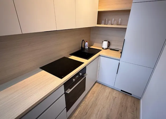 1 With Garden, Nálepková