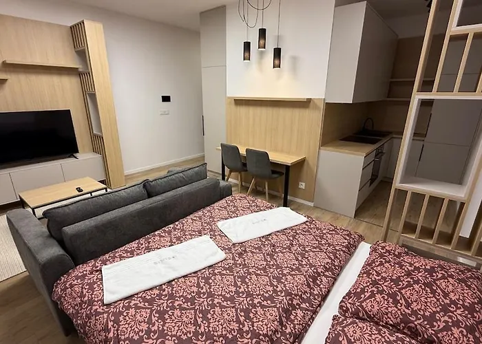 1 With Garden, Nálepková Appartamento Liptovský Mikuláš